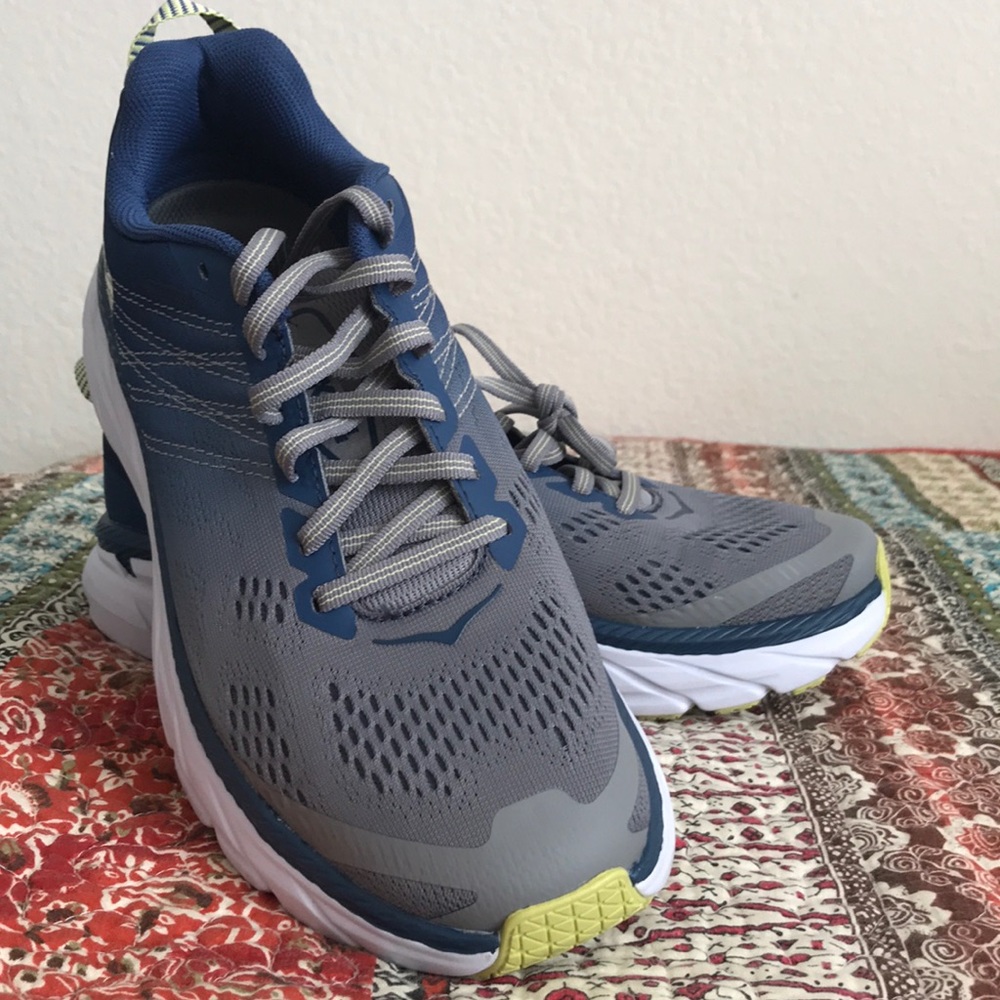 Women’s Hoka One One Clifton 6